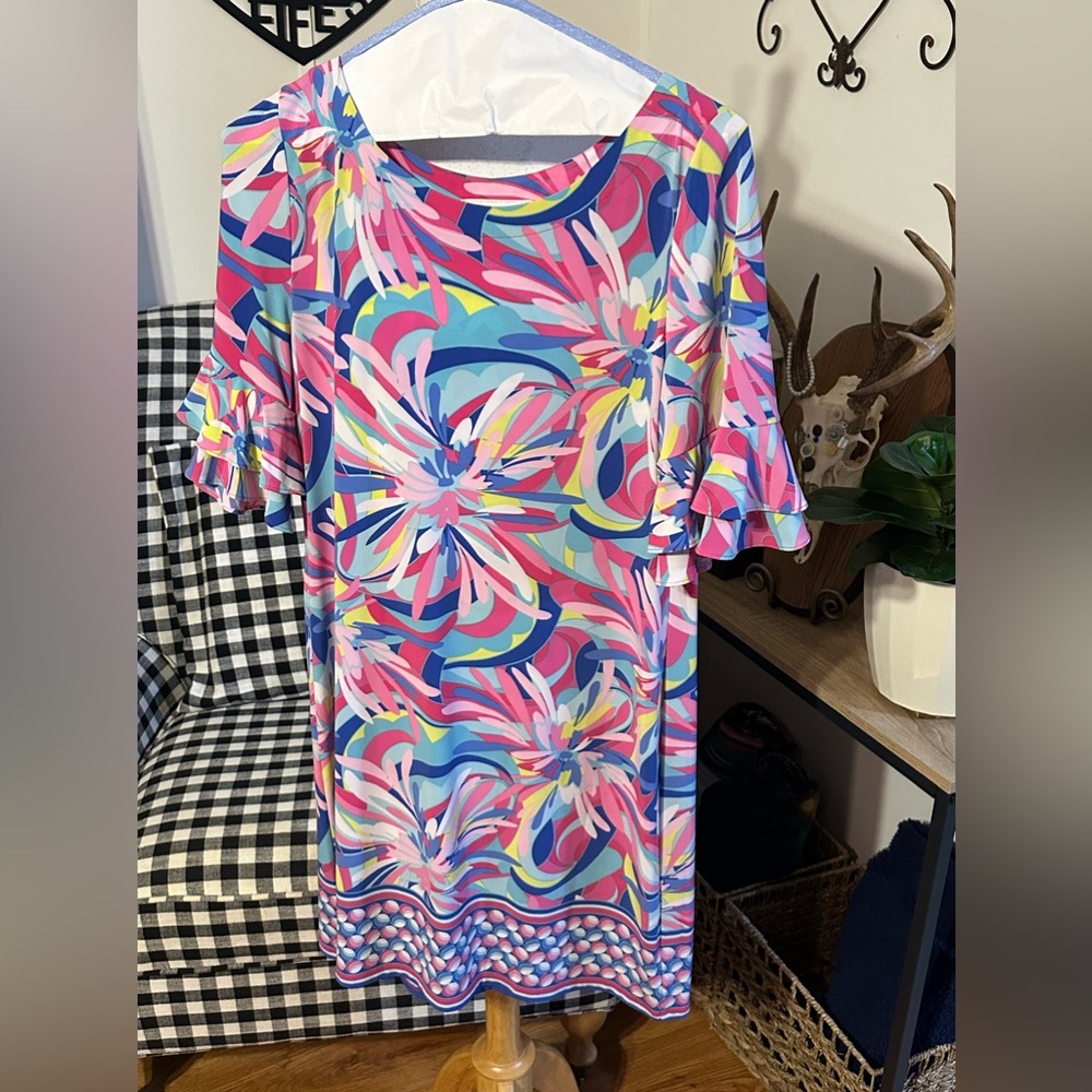 Pappagallo Looks Like a Large Floral Print Dress